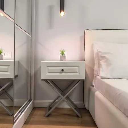 Luxurious Brand New Apartment *