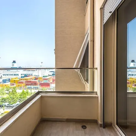 Luxurious Brand New Apartment